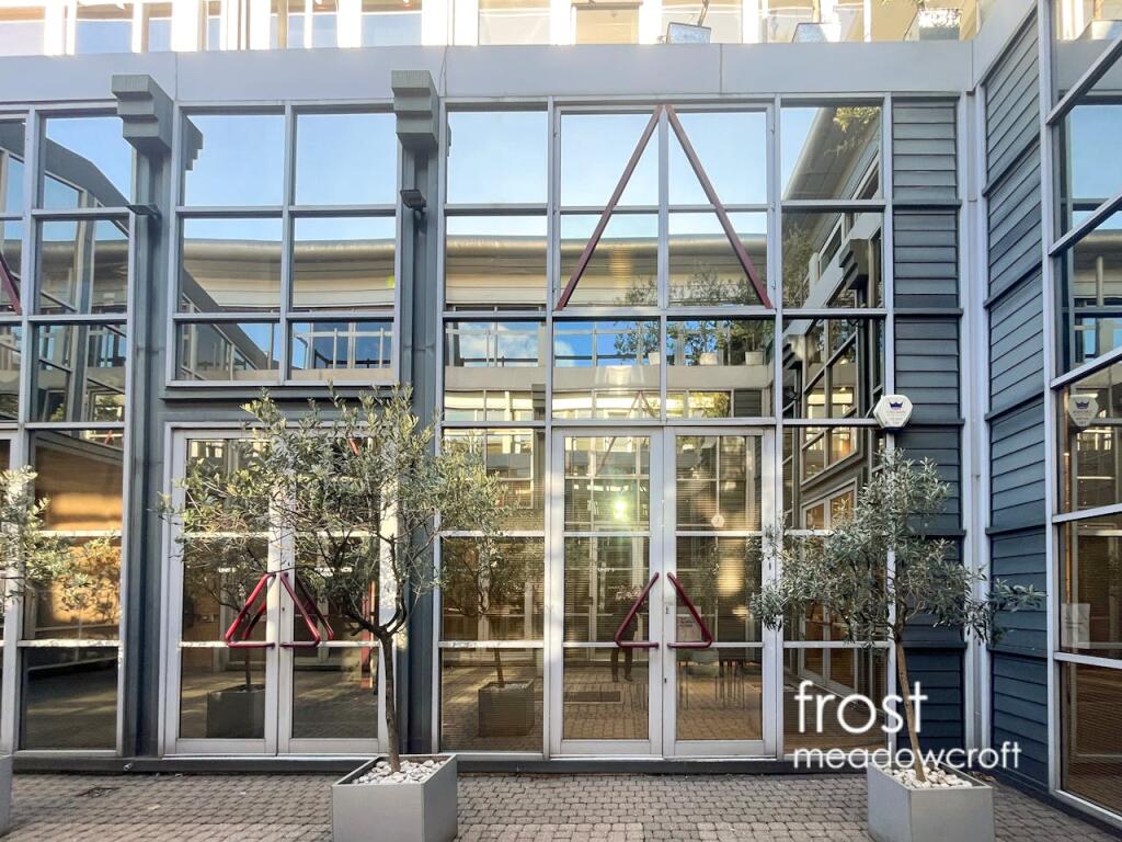 Unit 3 Walmer Courtyard Holland Park W11 office for sale courtyard.jpg