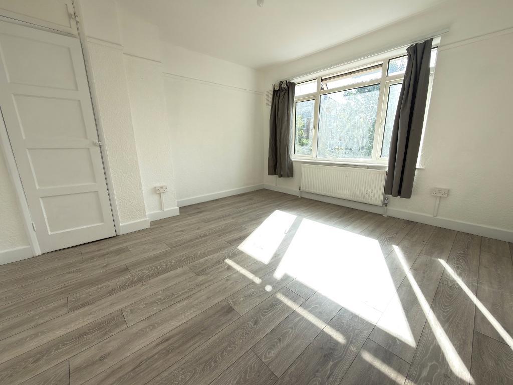 House in Luton, Leagrave - View 5