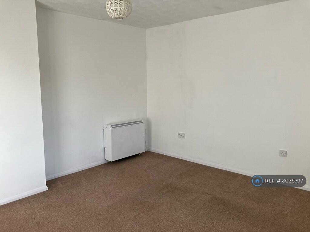 Apartment in Colchester, Myland, Highwoods - View 5