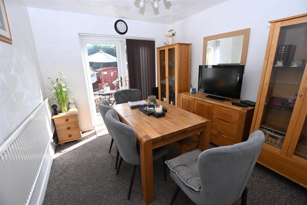 House in Castle Point, Canvey Island - View 4