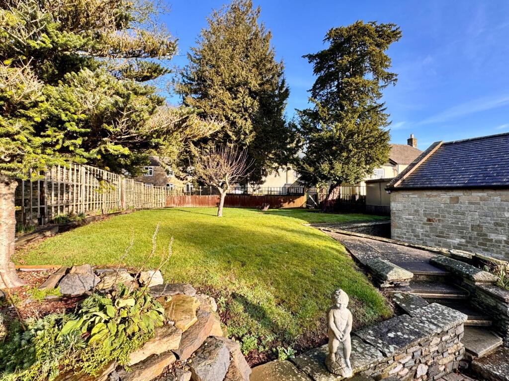 Thornborough Lodge, Moor Road, Leyburn photo 2