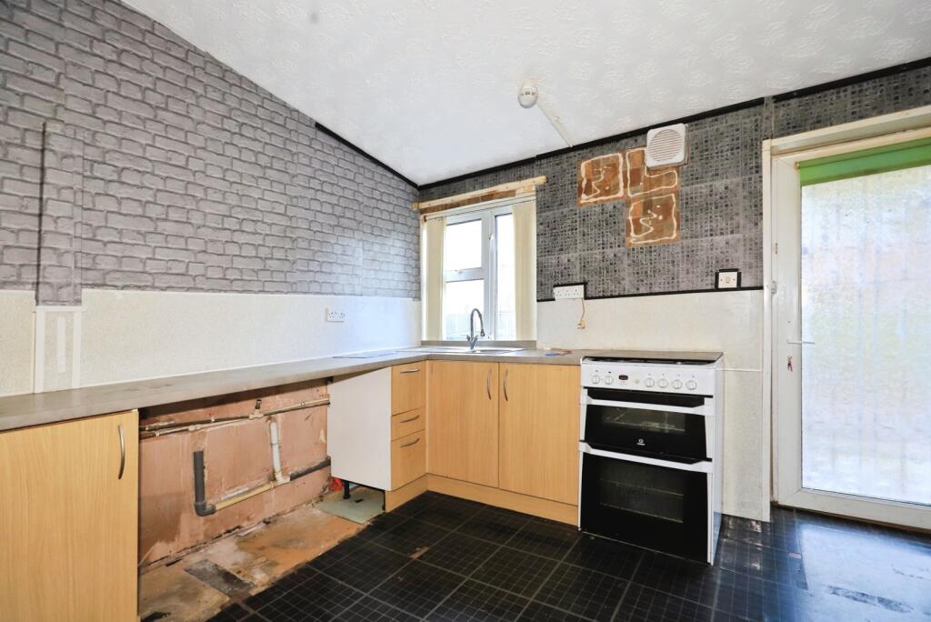 House in Wolverhampton - View 4