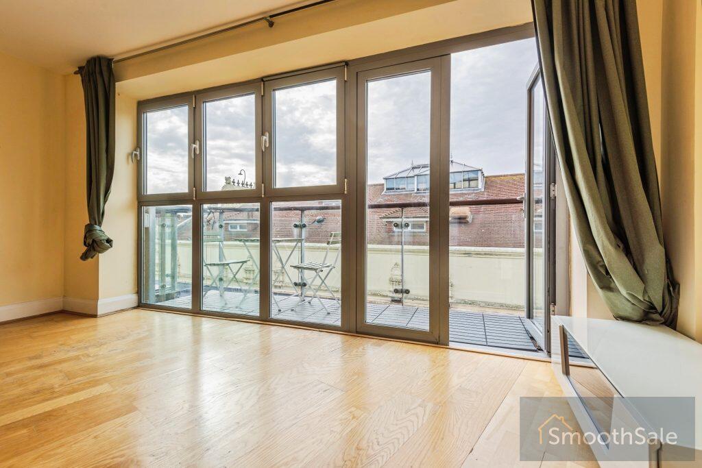Apartment in London - View 5