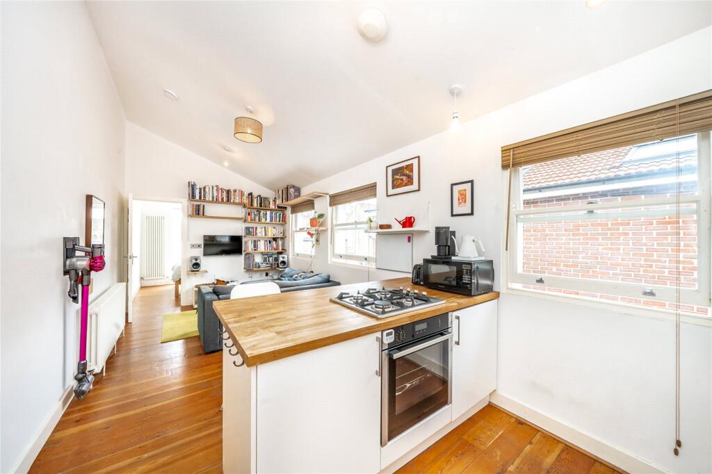 Apartment in London, Clapton Park, Homerton - View 4