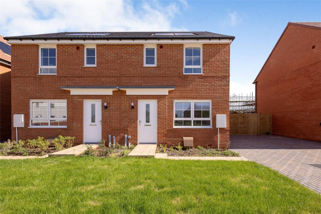 Main image of property: Lapwing Heights, Bosham, Chichester, PO18