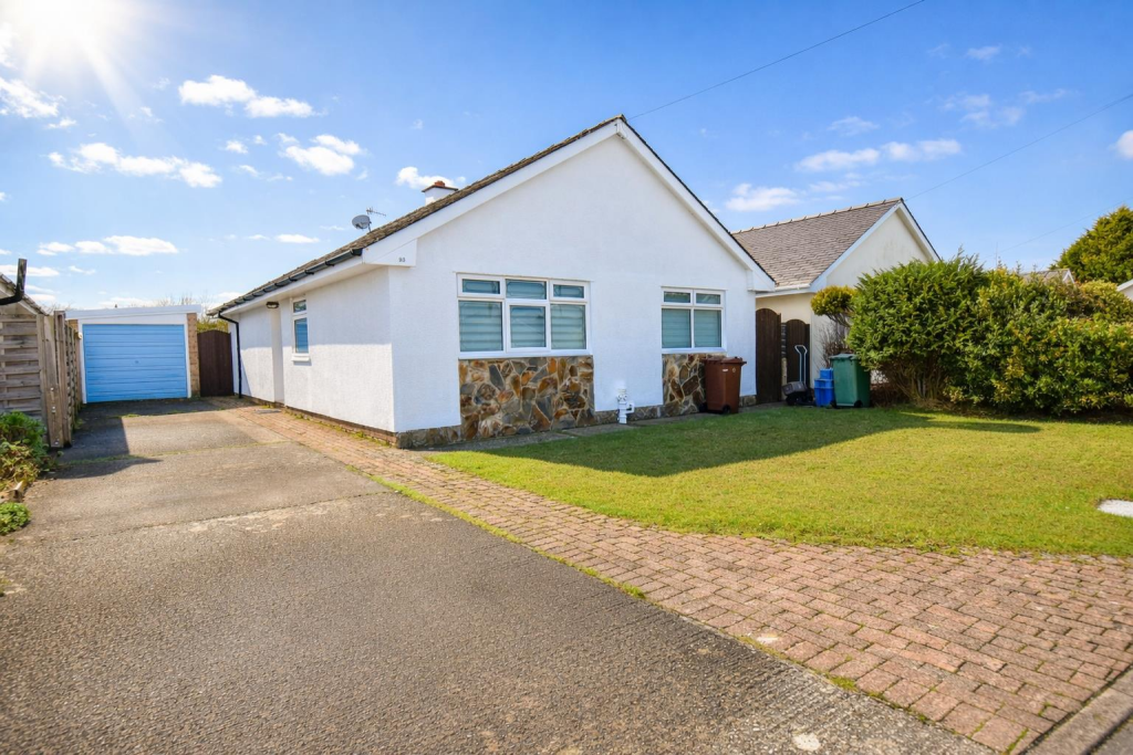 Main image of property: Cefn Y Gader, Morfa Bychan, Porthmadog