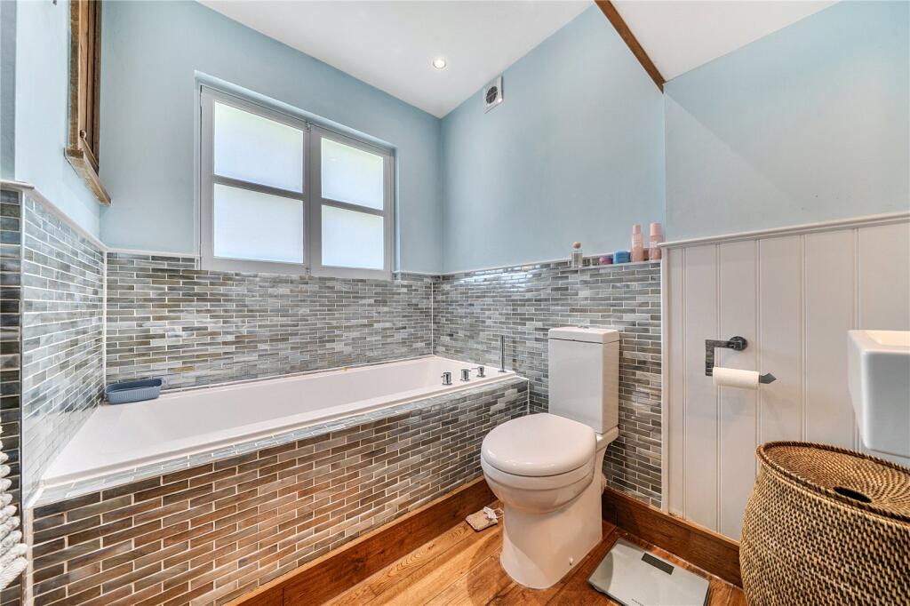 House in London - View 5