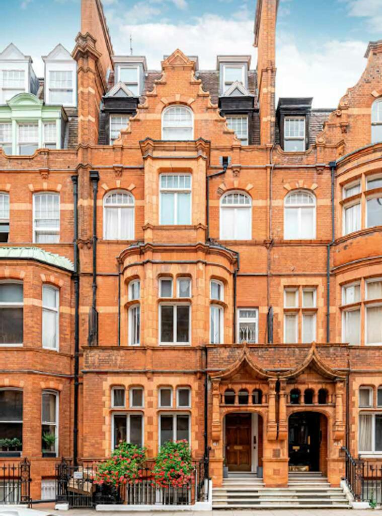 House in London, Chelsea - View 2