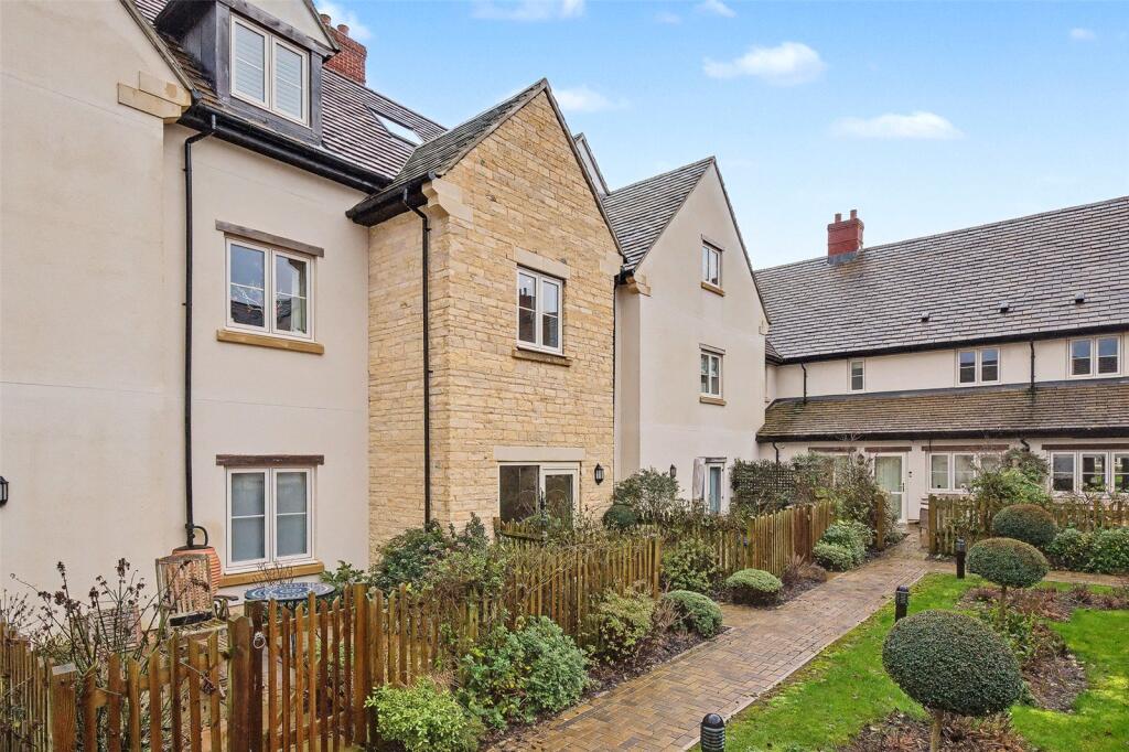Main image of property: Barnard Mews, Burford, Oxfordshire, OX18