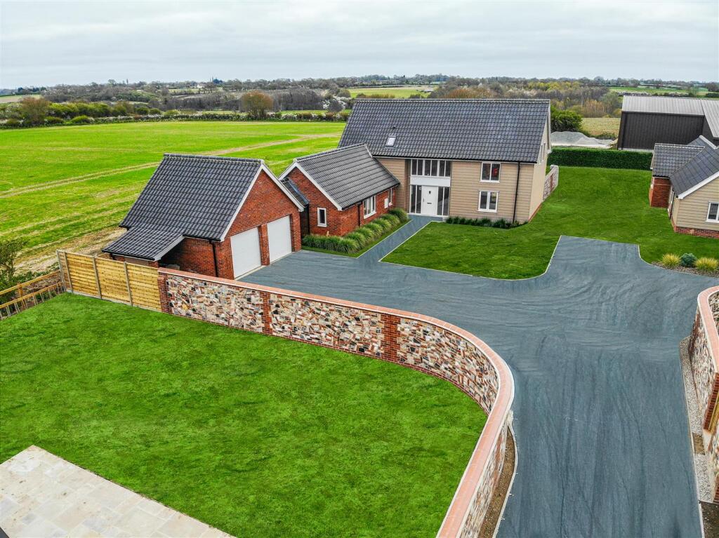 Hall Road, Brockdish photo 4