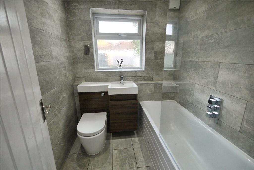 House in Brentwood, Navestock Side, Coxtie Green - View 4