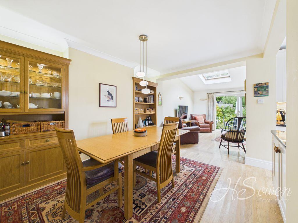 House in Torquay, Torbay - More