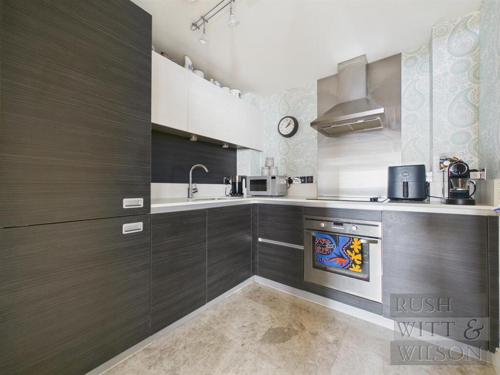 Apartment in Tonbridge - View 4