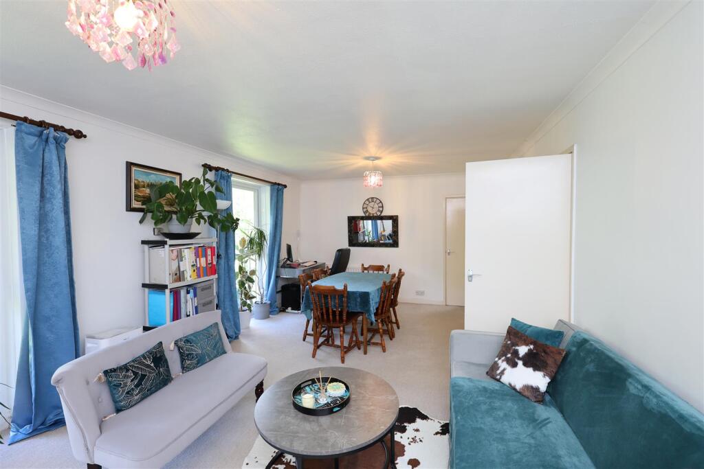 Apartment in Tonbridge - View 4