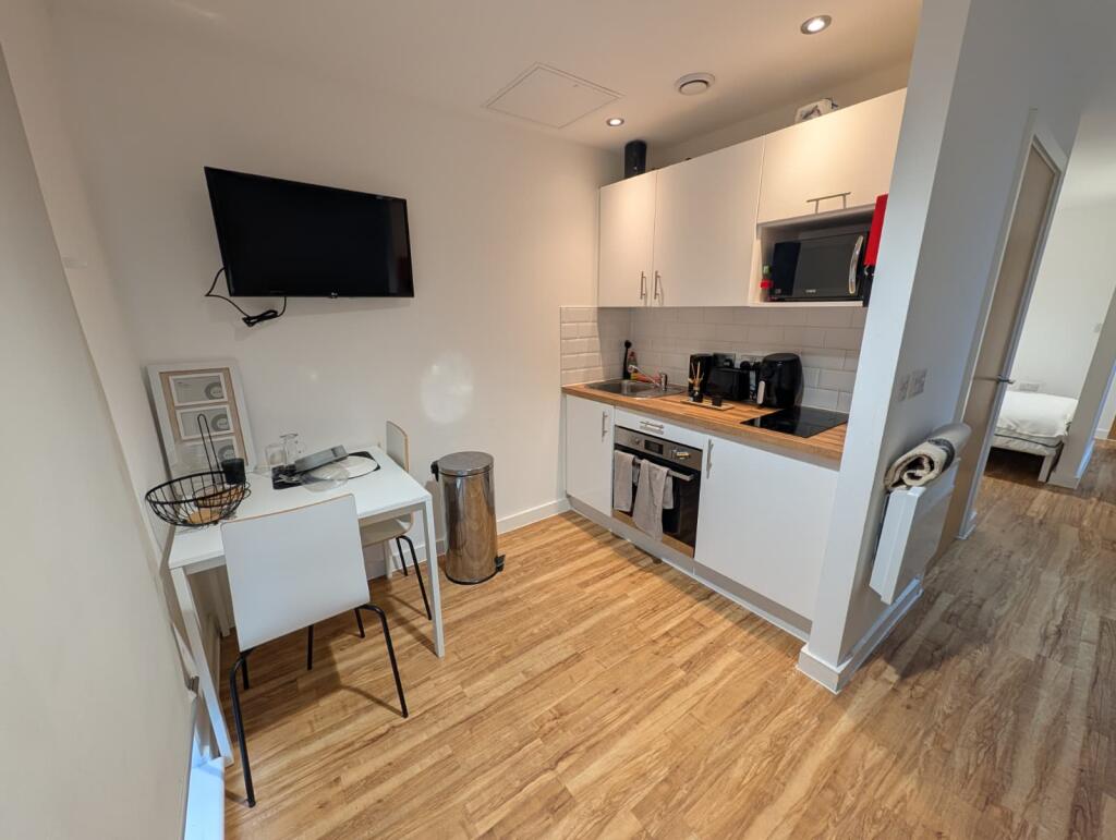 30 Frederick Road, Manchester, Salford, M6 photo 3