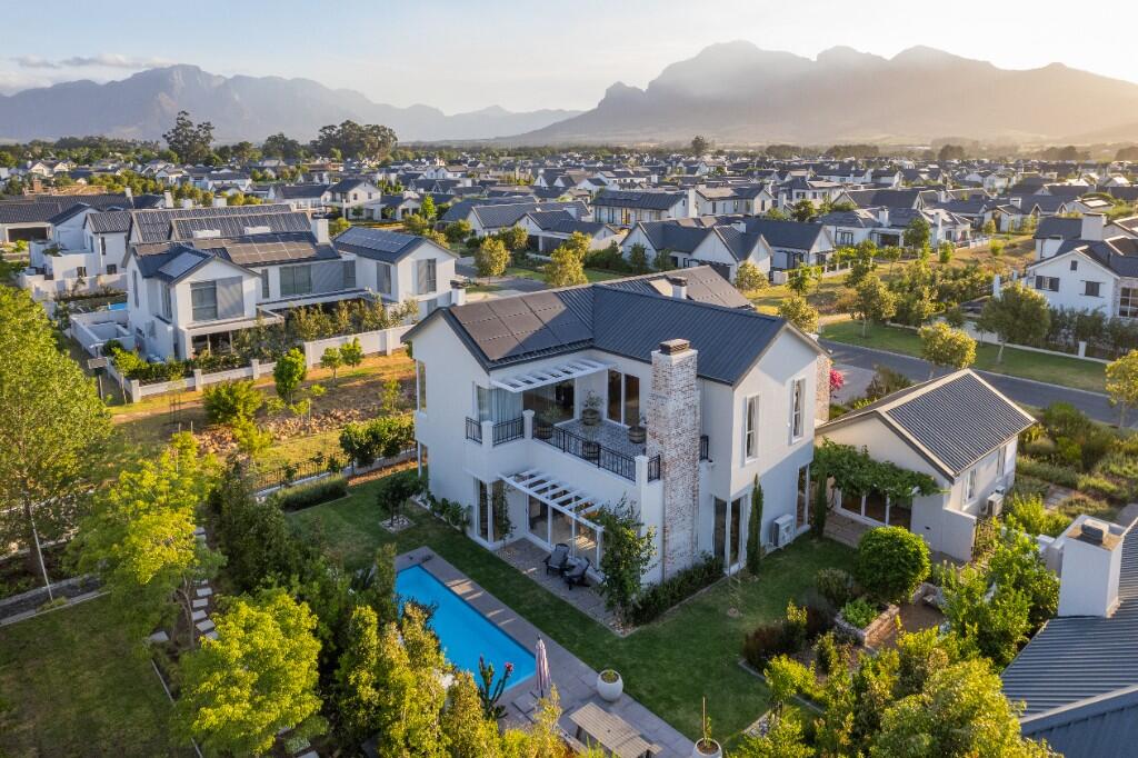 Main image of property: Paarl, Western Cape