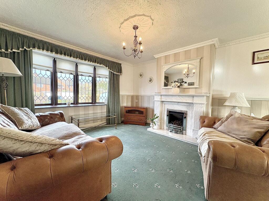 Linley Grove, GORNAL WOOD, DY3 2SB photo 4