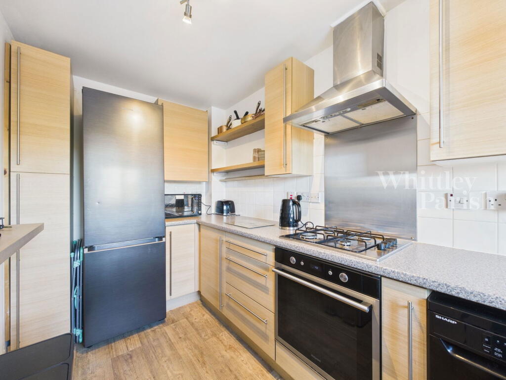 Arundell Avenue, Wymondham, NR18 0US photo 4