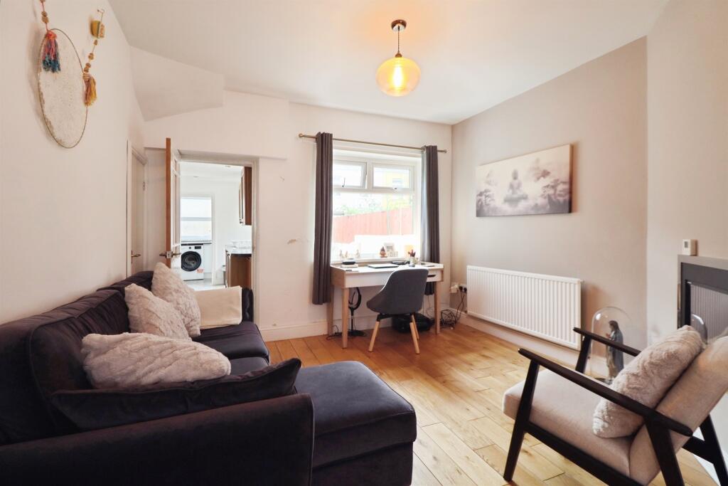 House in Cardiff, Grangetown - View 5