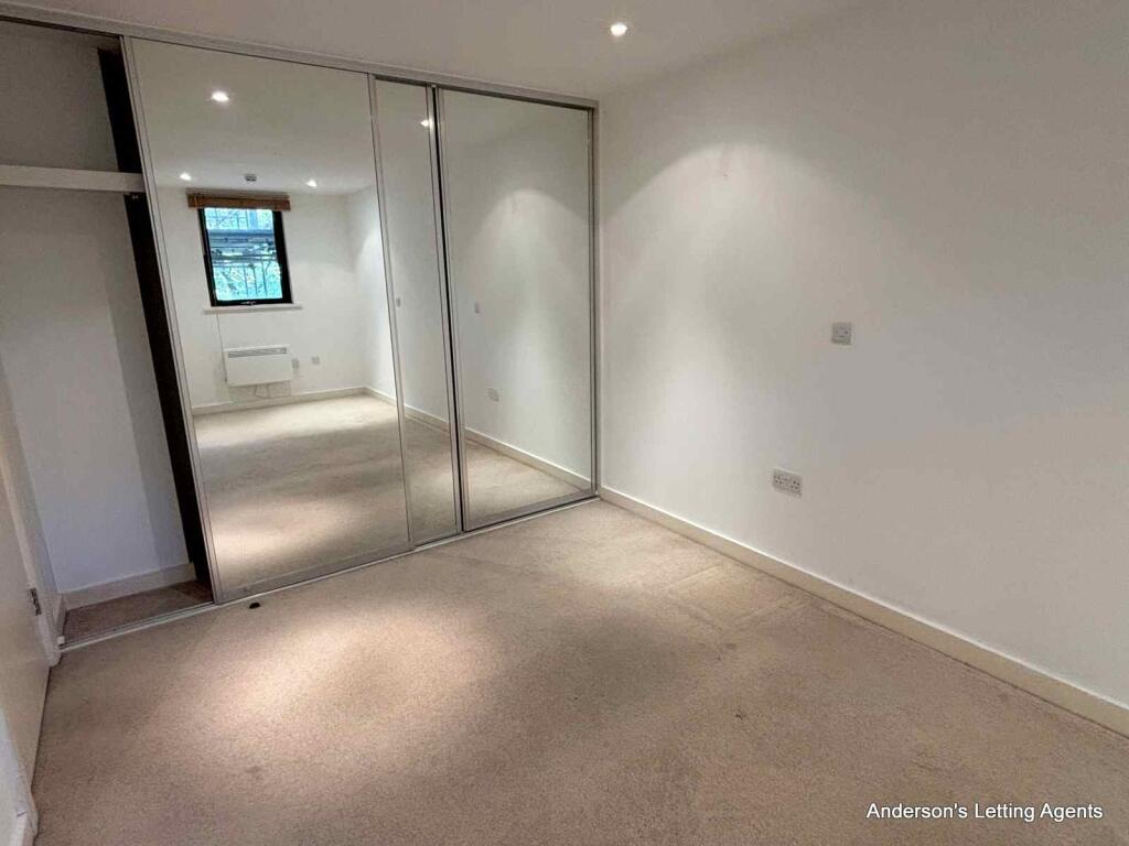 Apartment in Leicester - More