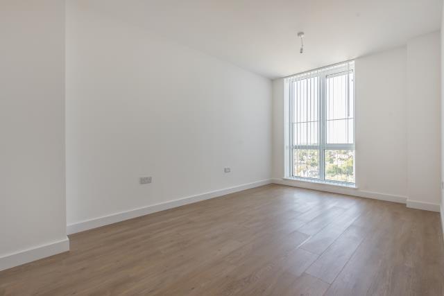 Apartment in Reading - View 5