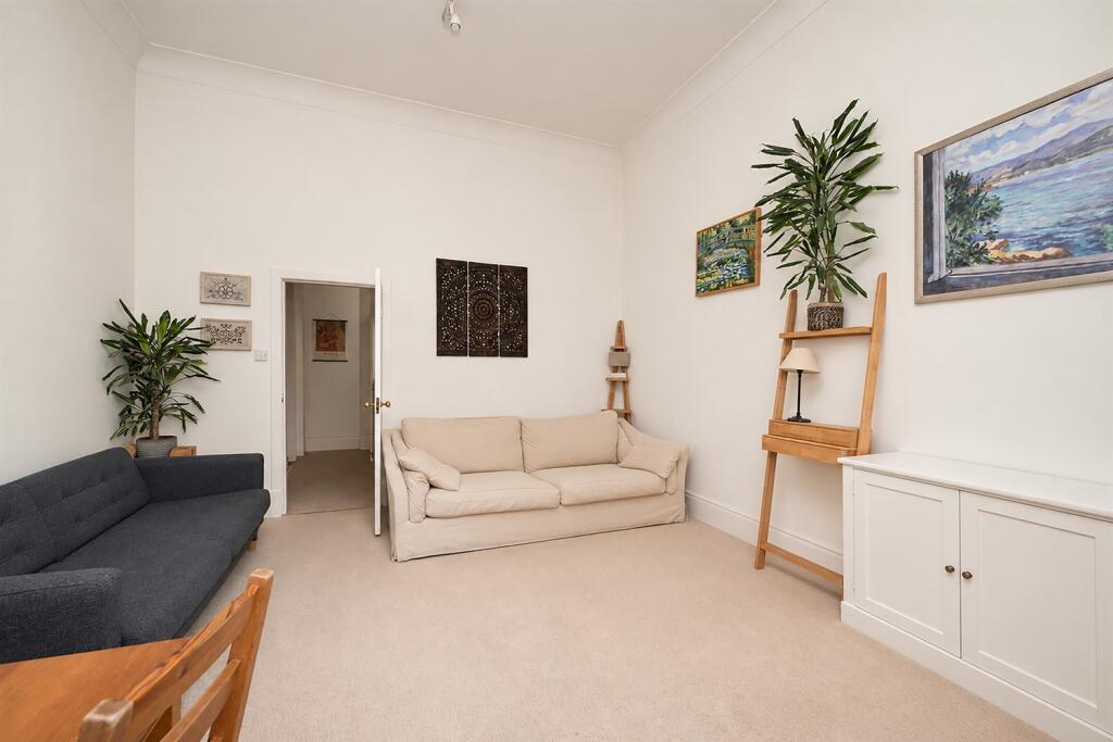 Apartment in London - View 2