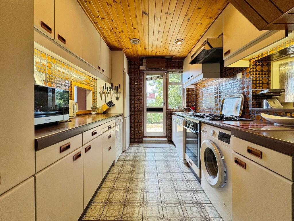 House in London - View 3