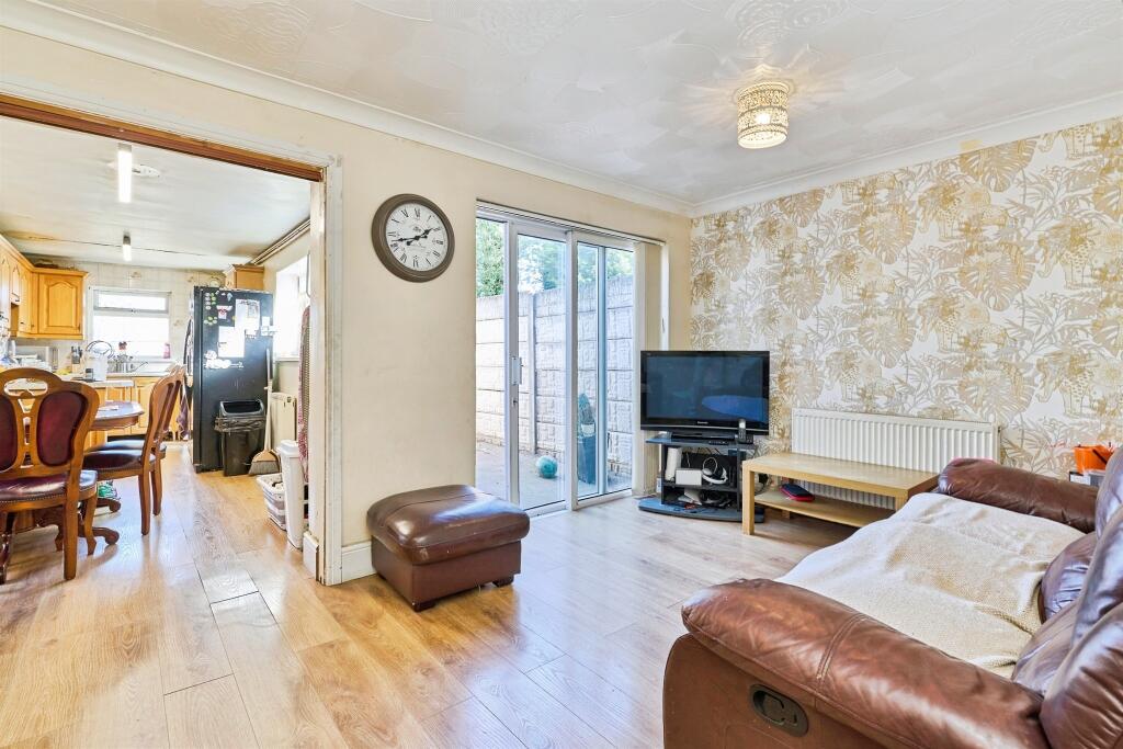 House in Wolverhampton, Parkfield - View 5