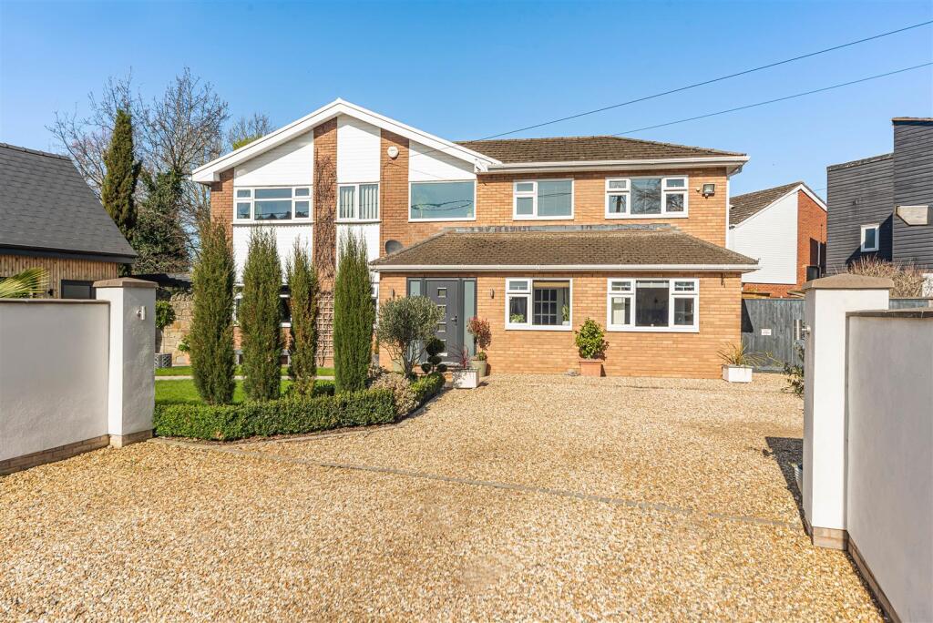 Main image of property: 5 Bed detached house & annexe /studio, Hampton Dene Road