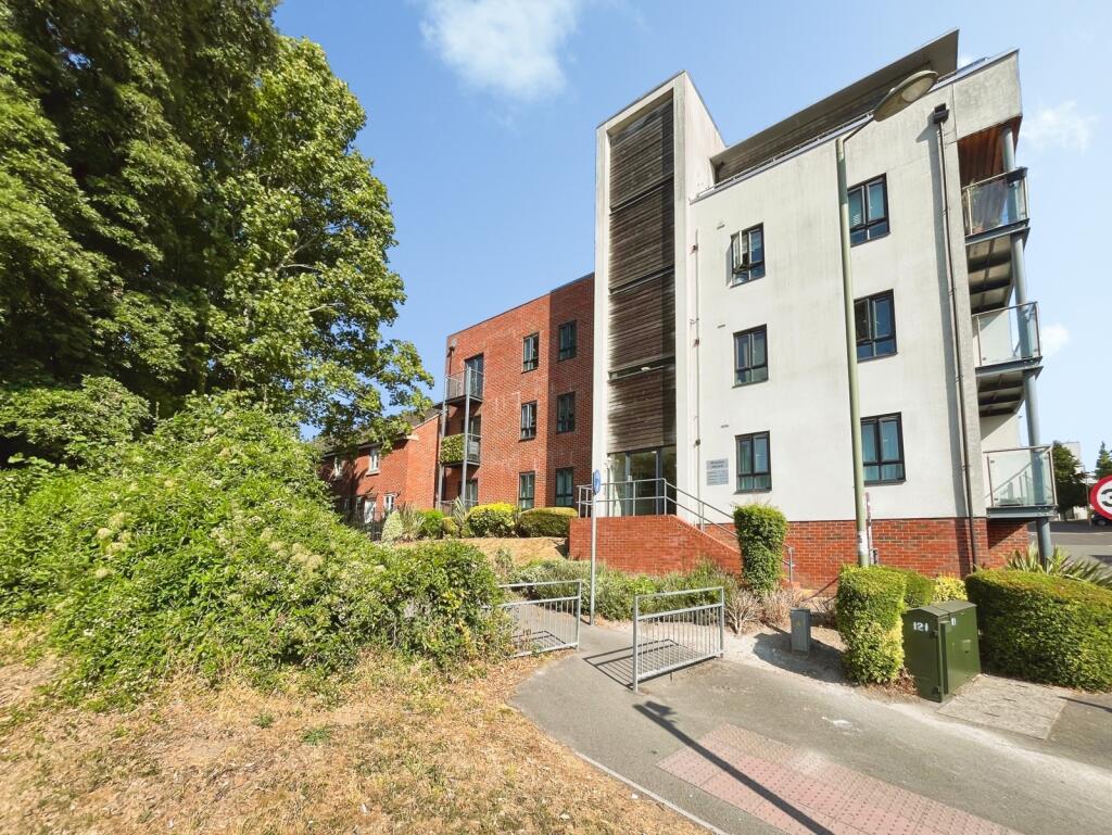 Main image of property: Sinclair Drive, Basingstoke, Hampshire, RG21