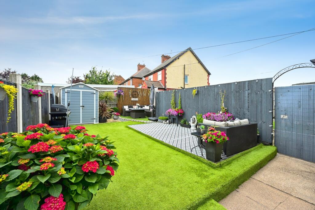 House in Ashfield, Sutton in Ashfield, Nottinghamshire - View 4