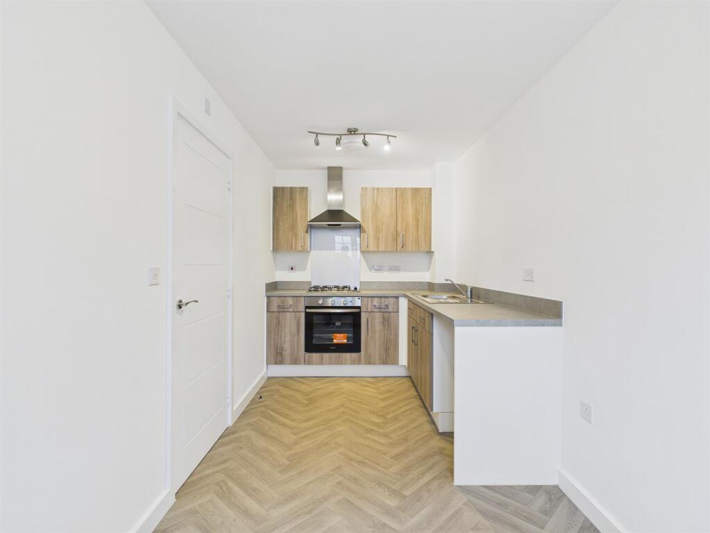 Redcliff Close, Kinver photo 3