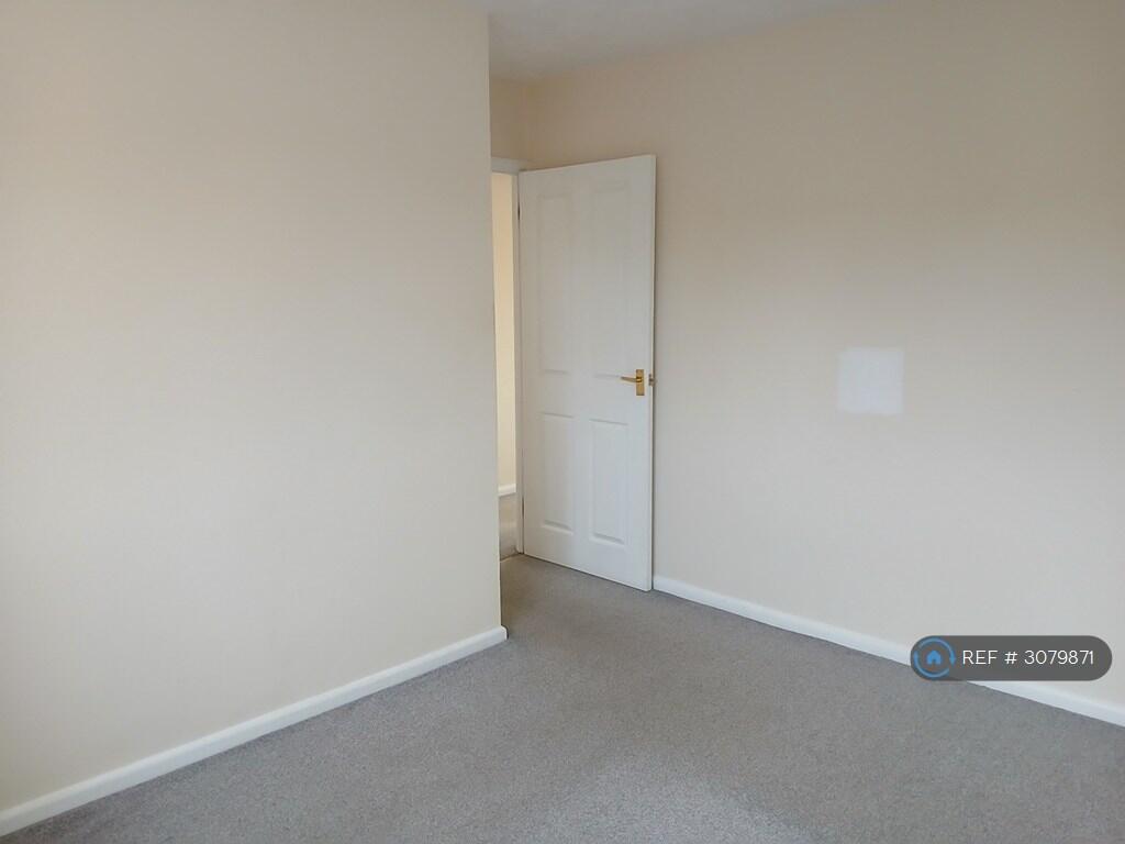 Apartment in Worcester, Worcestershire - View 3