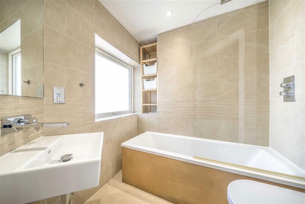 Apartment in London - More
