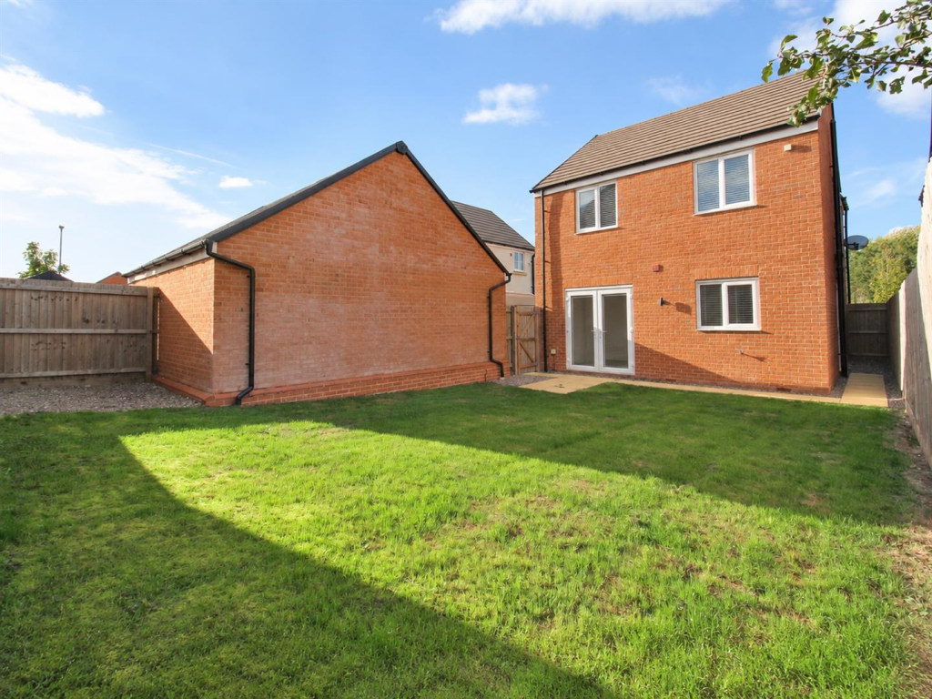 House in Northampton - View 3