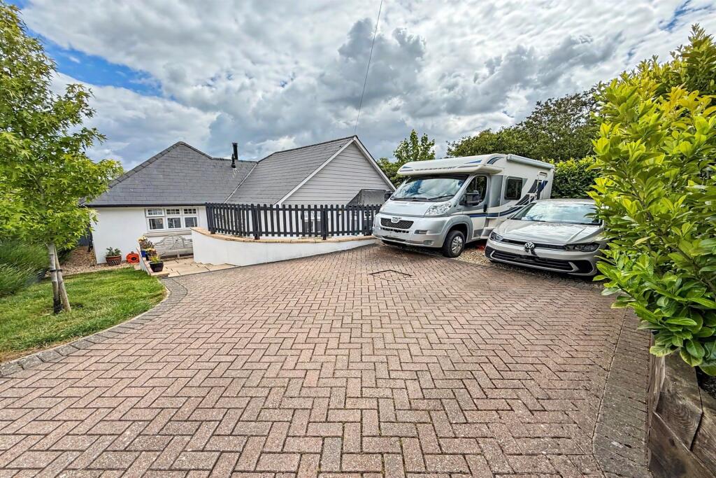 Main image of property: Spetisbury