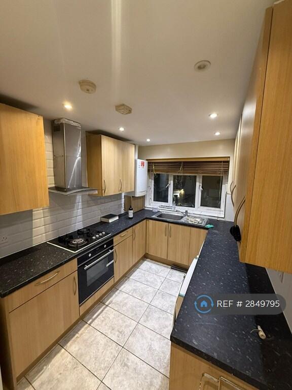 Main image of property: The Broadway, Southall, UB1