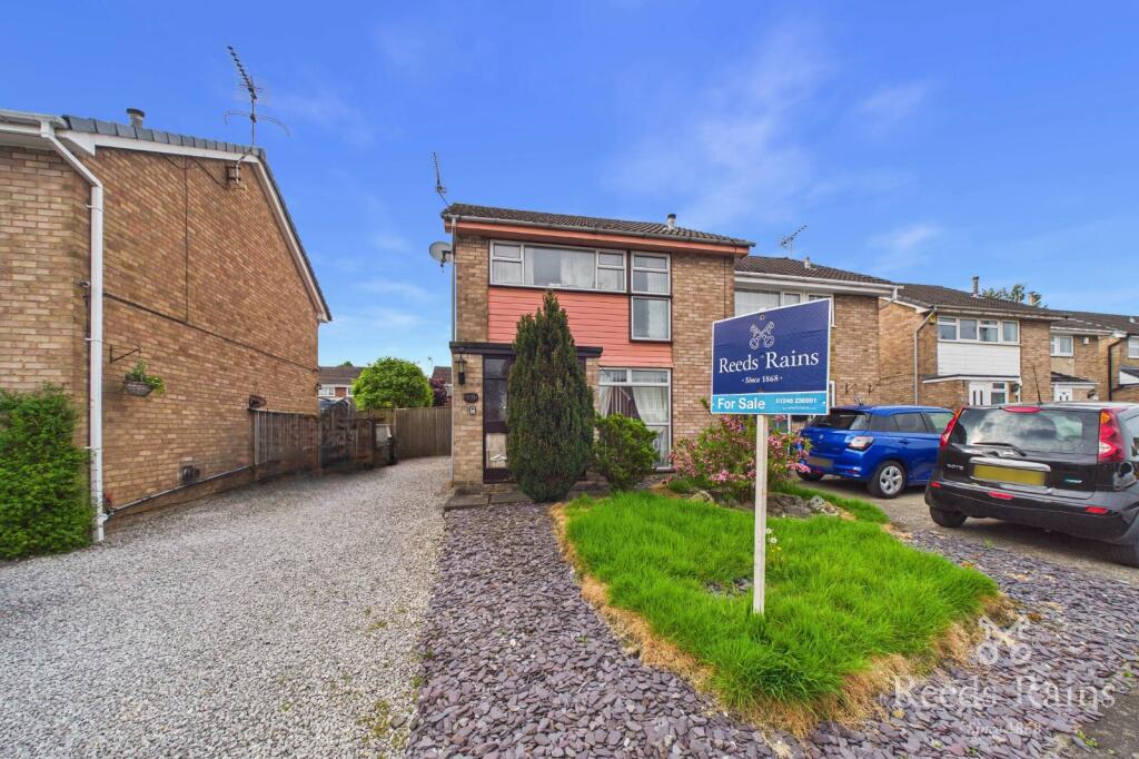 Main image of property: Cornwall Drive, Grassmoor, Chesterfield, Derbyshire, S42