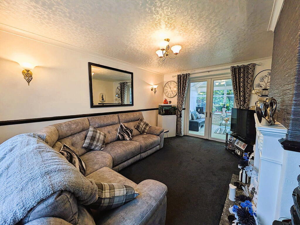 House in Oldham - View 3
