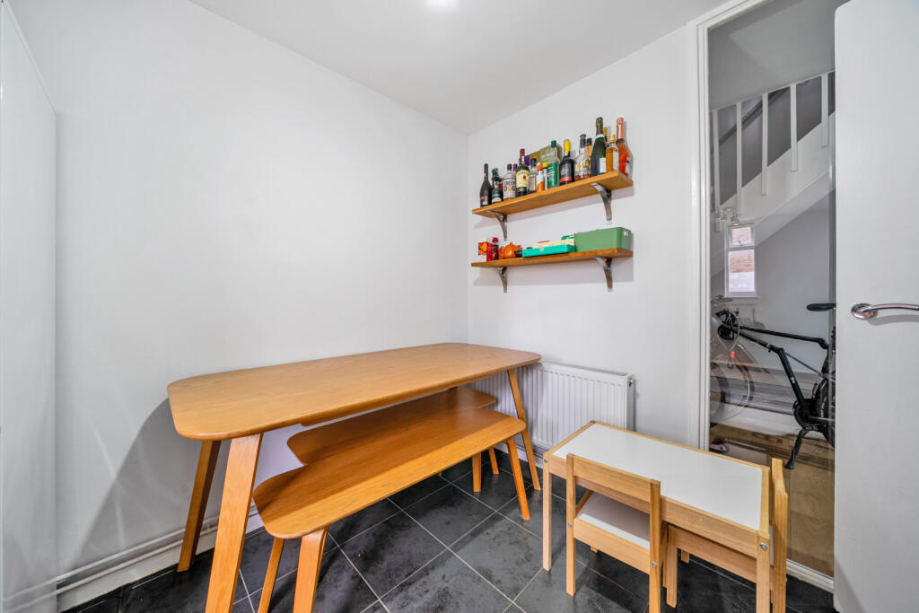 House in London - View 5