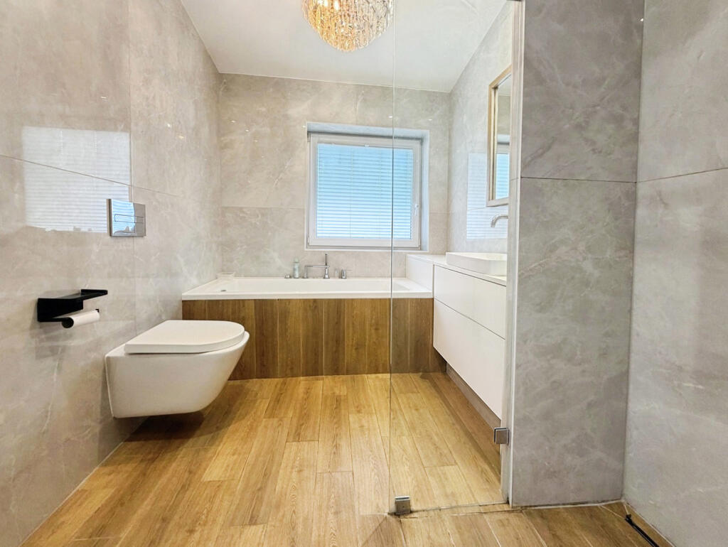 House in London - View 5