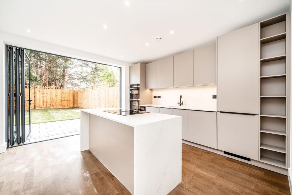 House in Twickenham - View 4
