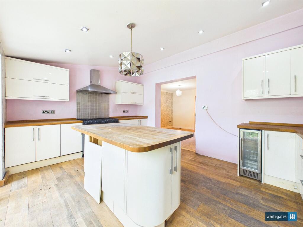 House in Doncaster, Askern - More