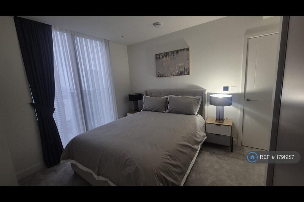 Main image of property: Harcourt Tower, London, E14