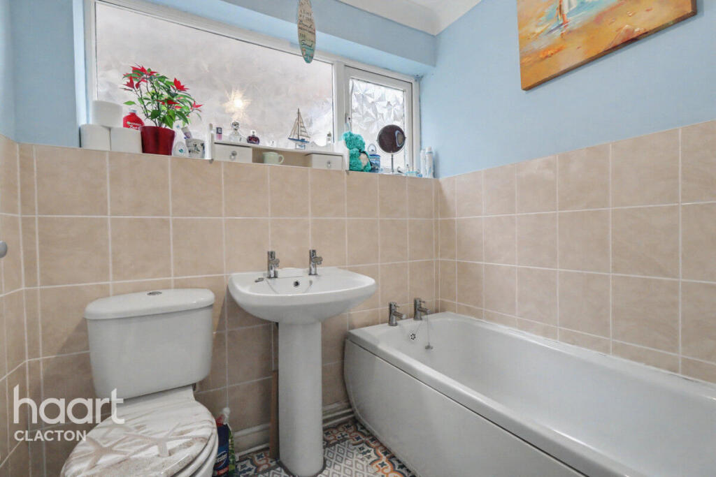 Virginia Close, Clacton-On-Sea - View 6
