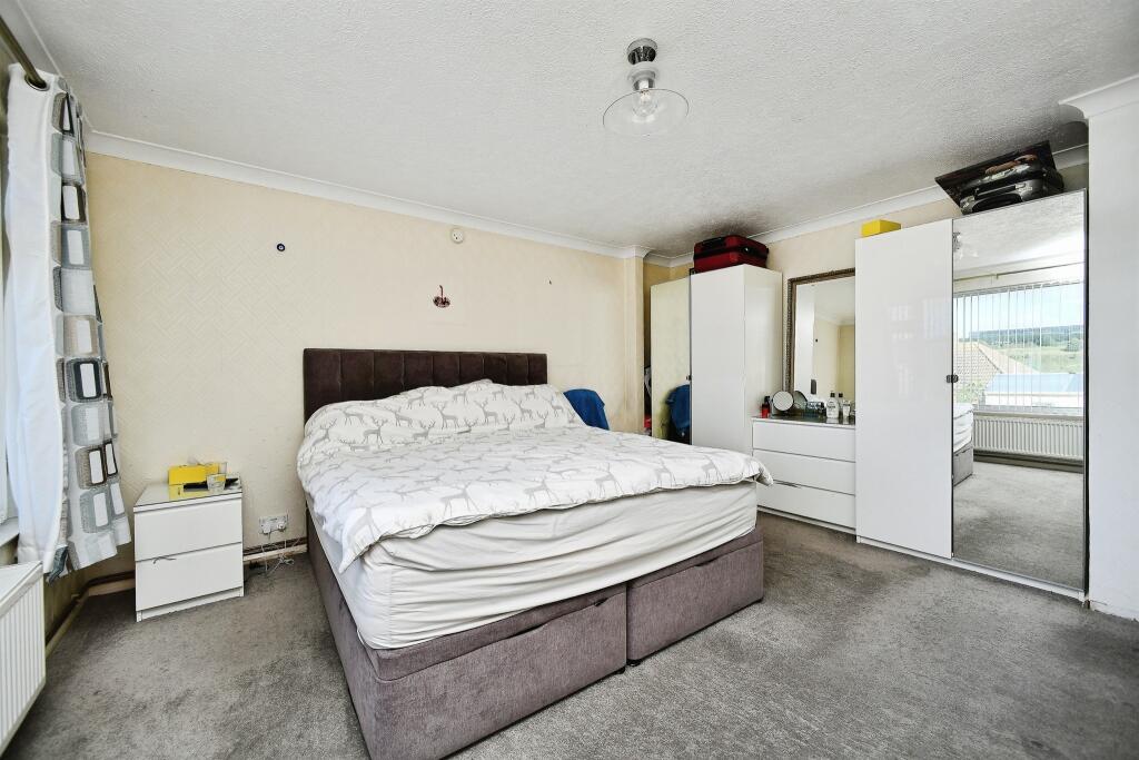 House in Brighton, Whitehawk - More