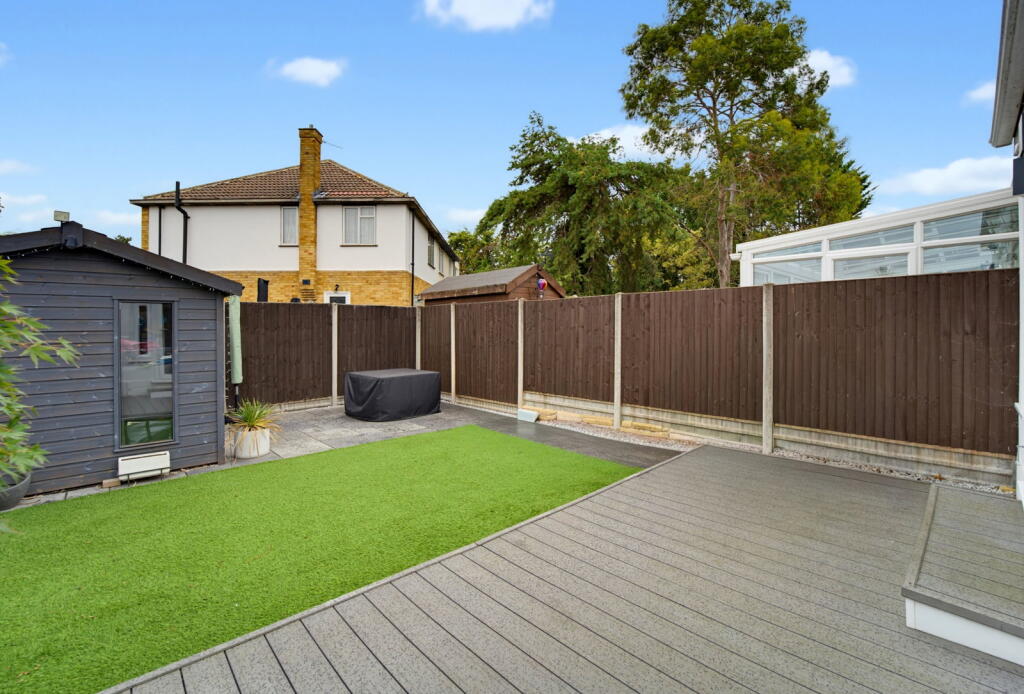 House in Runnymede, Chertsey - View 5