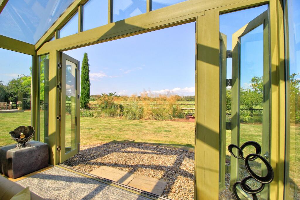 House in Hurst, St. Nicholas, Hurst - View 5