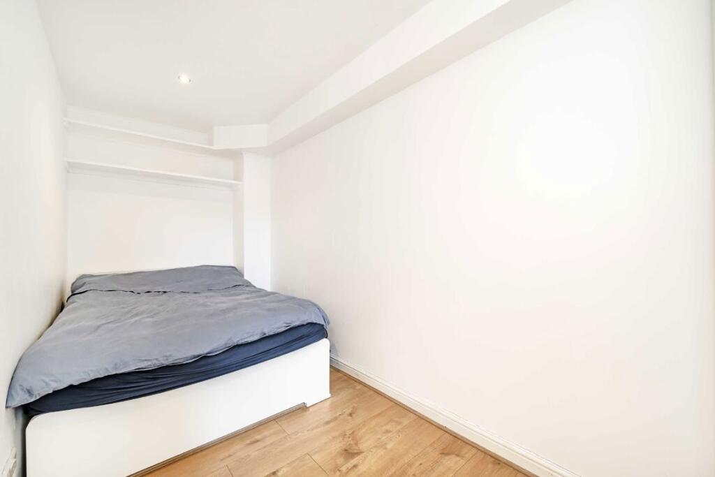 Apartment in London - More