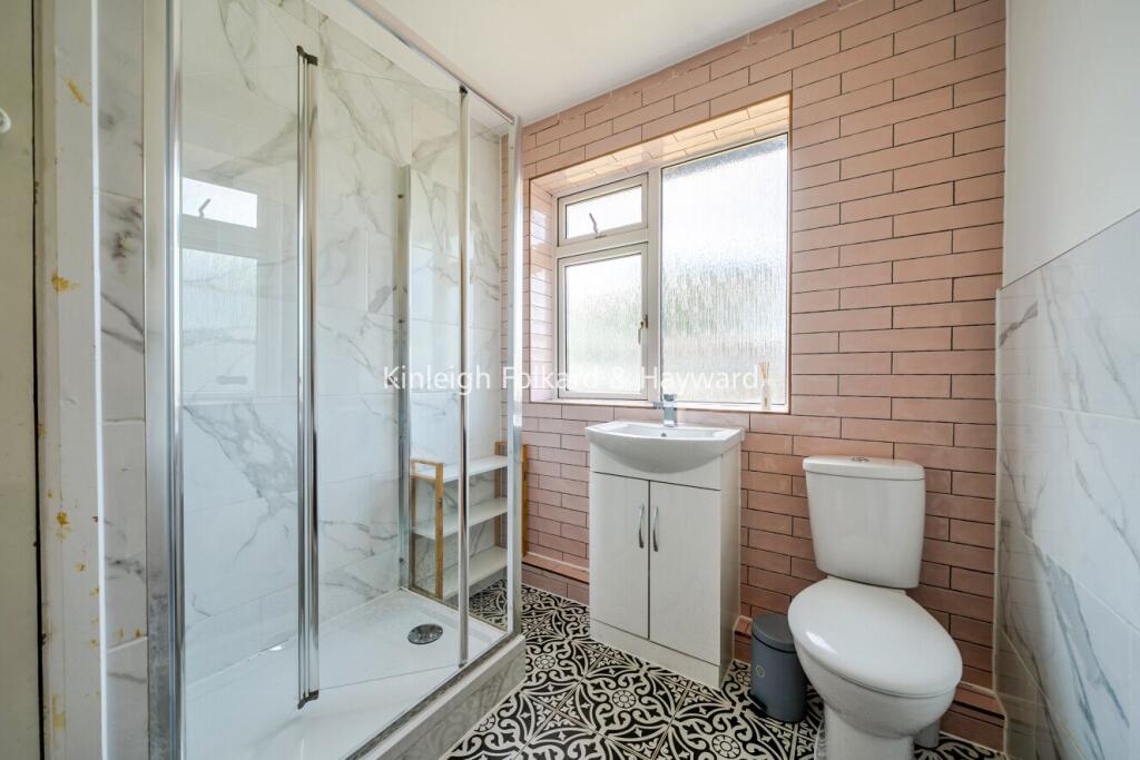 House in Bromley - View 4